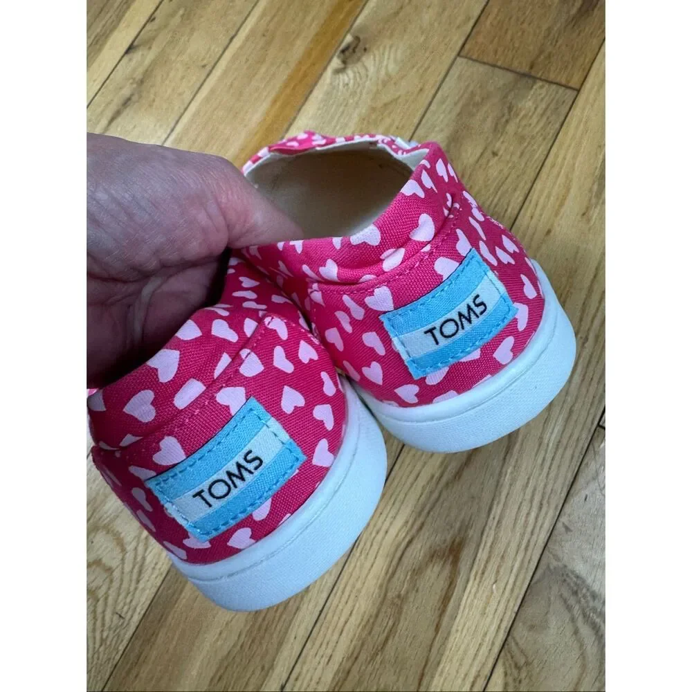 NWT Toms Girls Heart Shoes Size 5